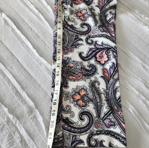 Ann Taylor Paisley Print Crop Pants Zipper & Button Closure Pockets Size 0 - Picture 4 of 6